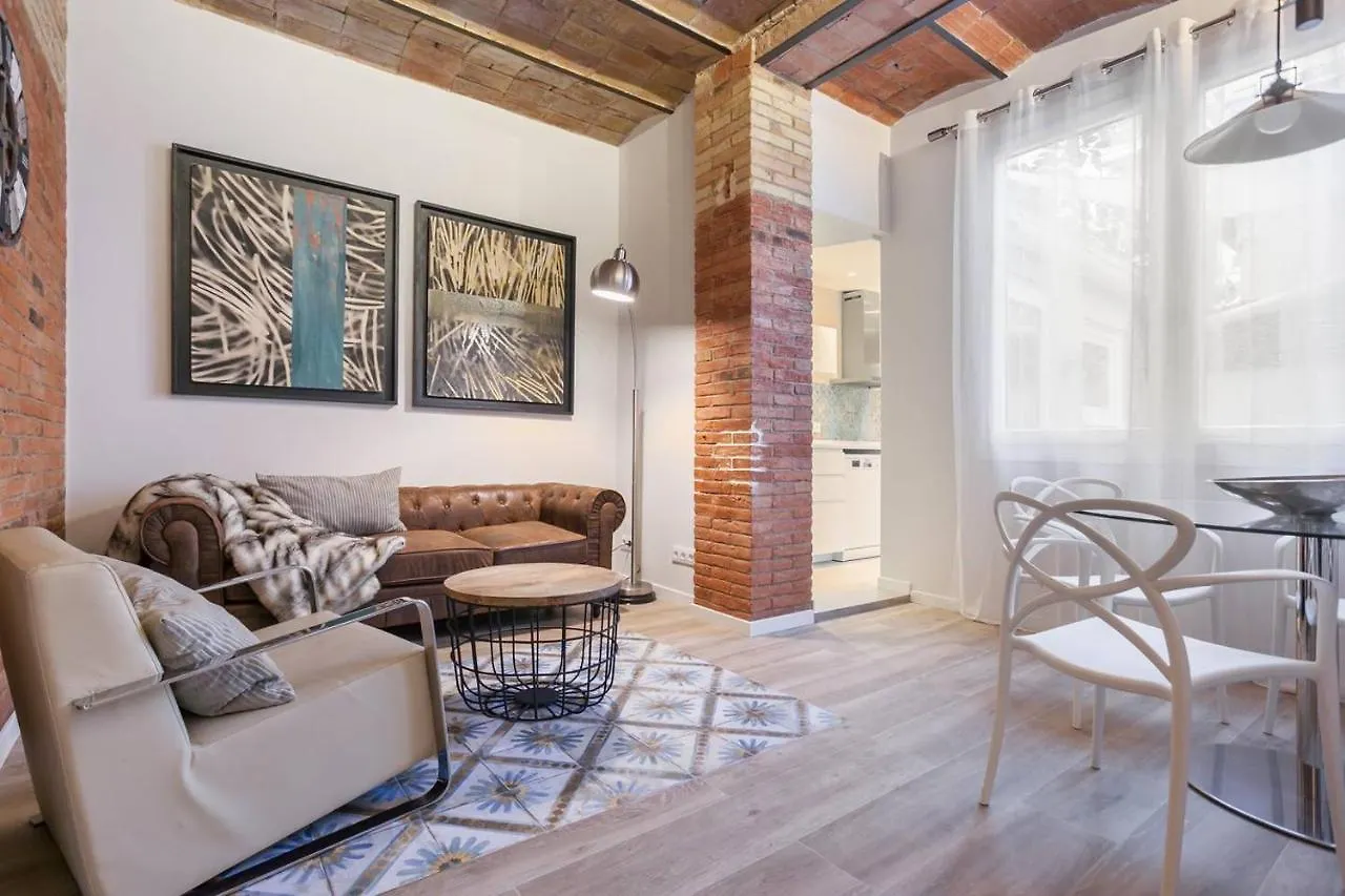 Art House Cathedral Sagrada Familia Apartment Barcelona
